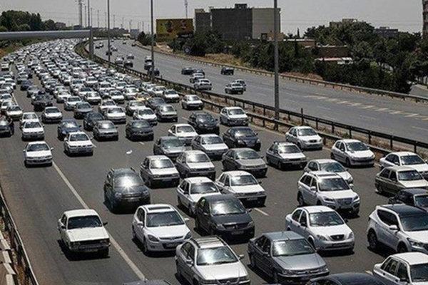 ترافیک پرحجم در محورهای مواصلاتی تهران ترافیک پرحجم در محورهای مواصلاتی تهران